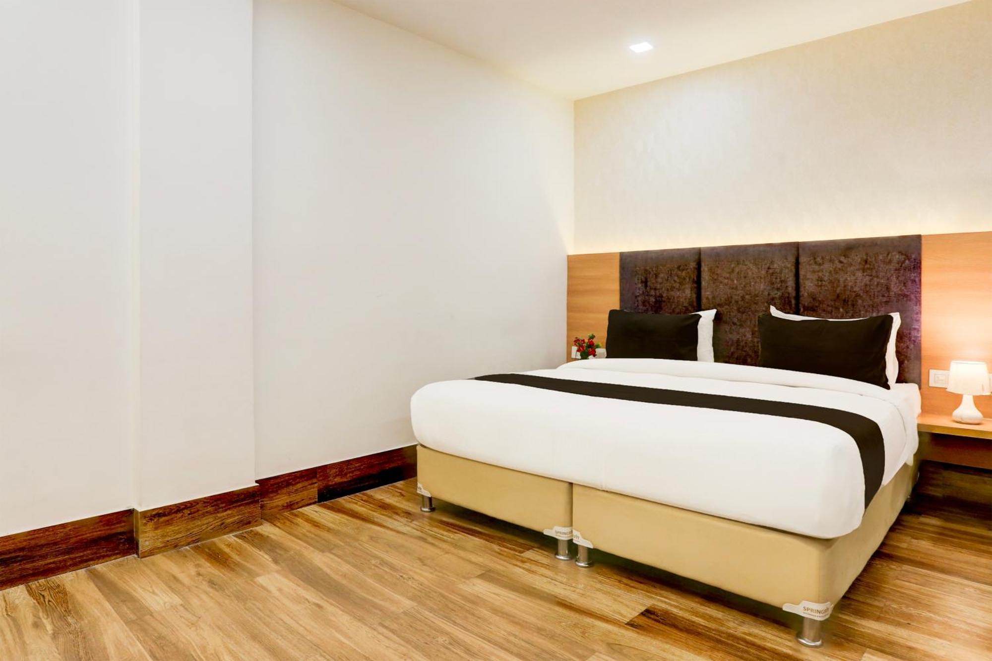 Palette Calista Premium Resort Samalkha Exterior foto